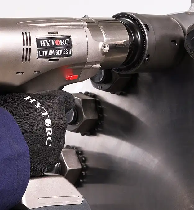 A Lithium Series II tightening a bolt in a tight data center application